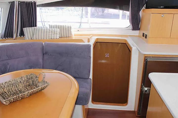 Nautitech 441 in Athens / Alimos Marina - Photo 5