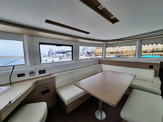 Lagoon 46 in Sicily / Furnari / Marina Portorosa - Photo 2