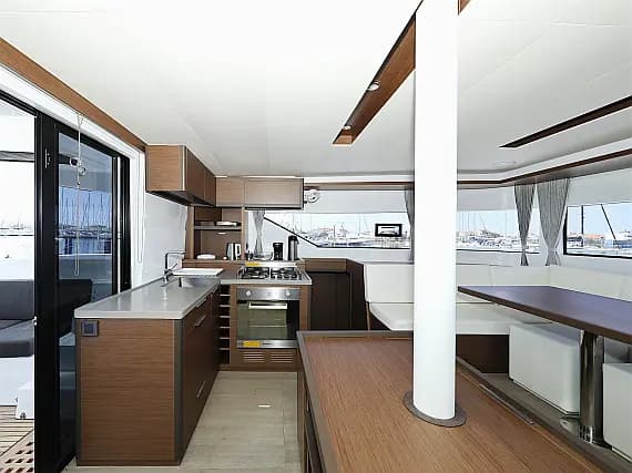 Lagoon 50 in Sukošan / D-Marin Dalmacija Marina - Photo 2