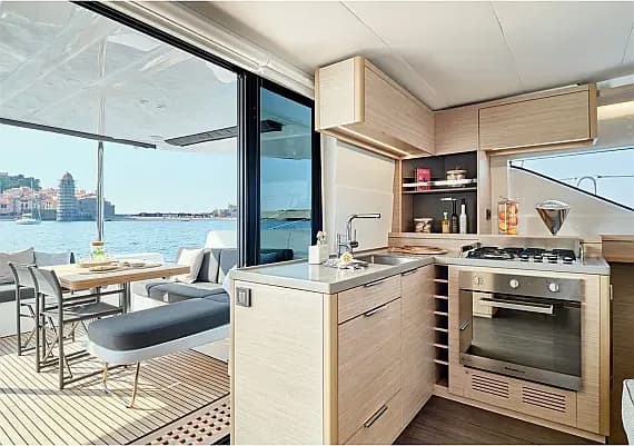 Lagoon 51 in Athens / Alimos Marina - Photo 3