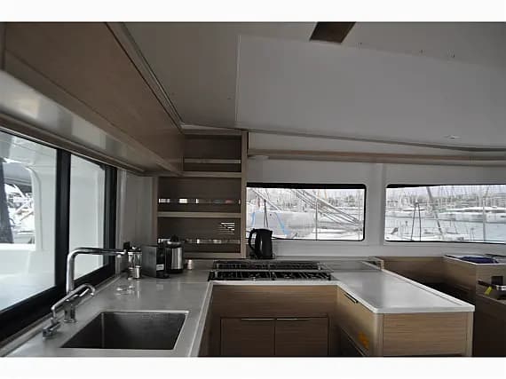 Lagoon 46 in Athens / Alimos Marina - Photo 2