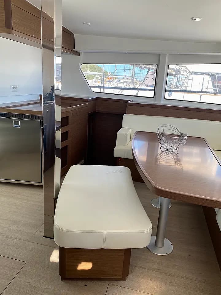 Lagoon 42 in Sicily / Furnari / Marina Portorosa - Photo 4