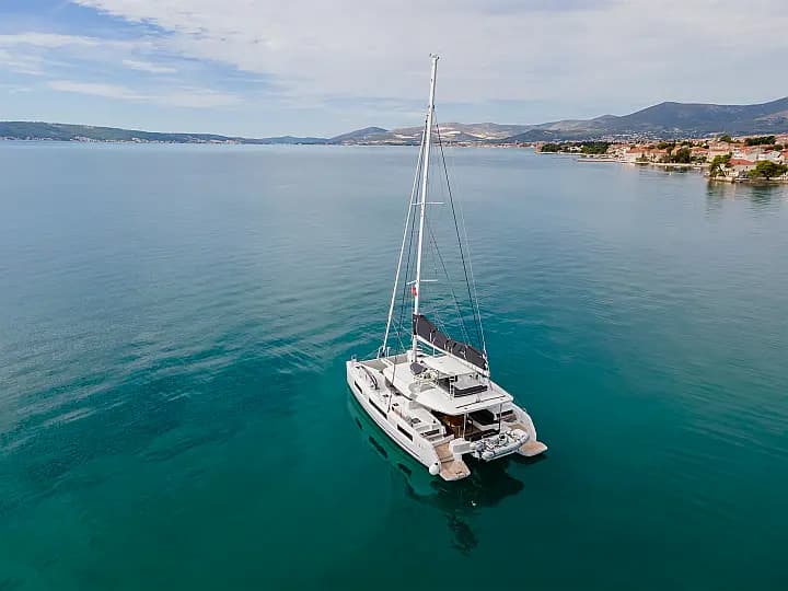 Lagoon 51 in Kaštel Gomilica / Marina Kaštela - Photo 5
