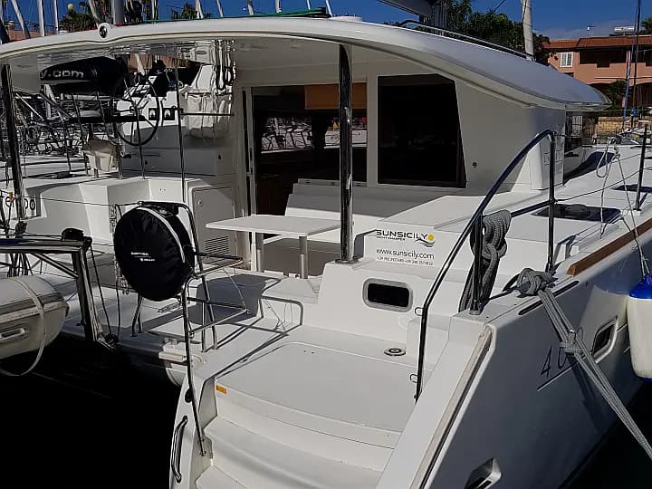 Lagoon 400 S2 in Sicily / Furnari / Marina Portorosa - Photo 4
