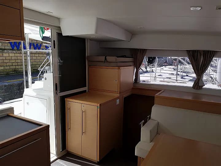 Lagoon 400 S2 in Sicily / Furnari / Marina Portorosa - Photo 5