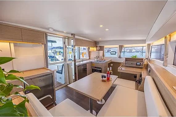 Lagoon 40 in Lefkada / Port of Lefkas - Photo 3