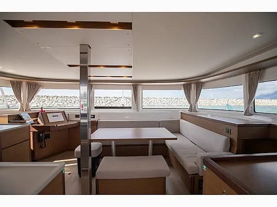 Lagoon 46 in Sicily / Capo d'Orlando Marina - Photo 3