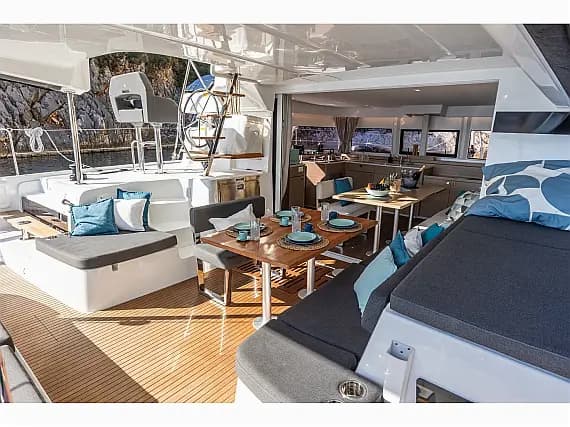 План на палубата на Lagoon 43 in Lefkada / Port of Lefkas