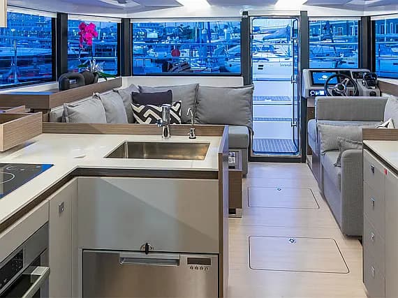 Leopard 40 PC in Marina Agana - Photo 2