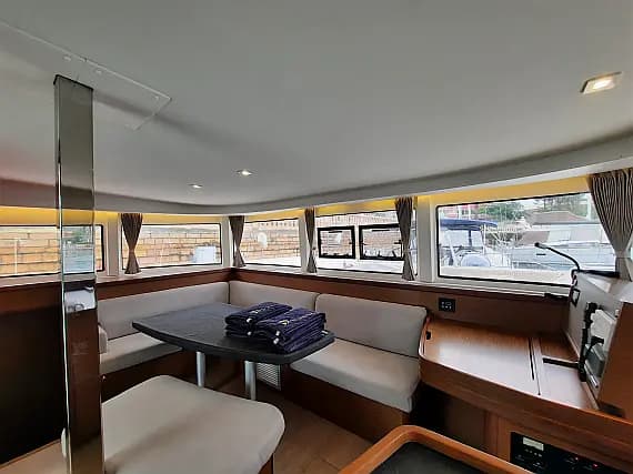 Lagoon 42 in Sicily / Furnari / Marina Portorosa - Photo 2