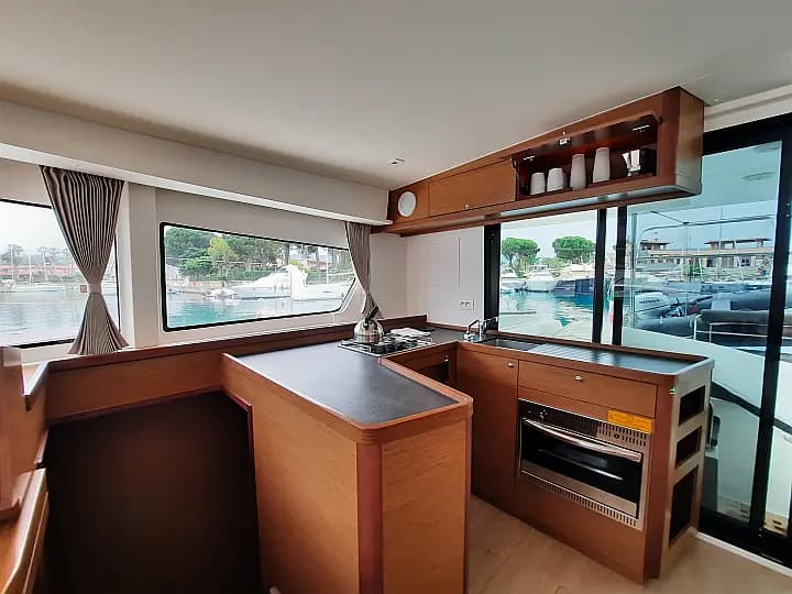 Lagoon 42 in Sicily / Furnari / Marina Portorosa - Photo 5
