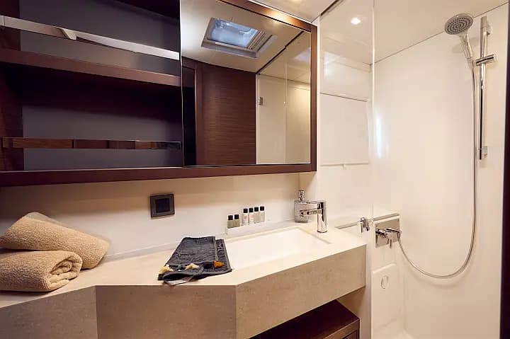 Lagoon 42 in Trogir / SCT Marina Trogir - Photo 4