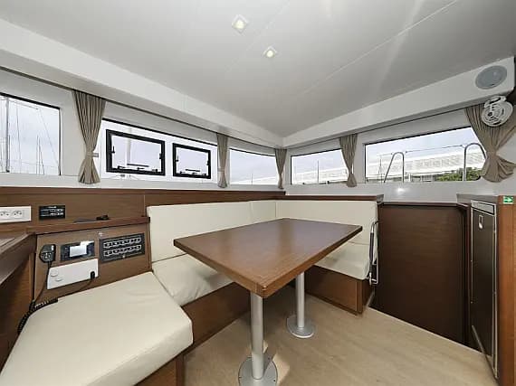 Lagoon 40 in Sukošan / D-Marin Dalmacija Marina - Photo 2