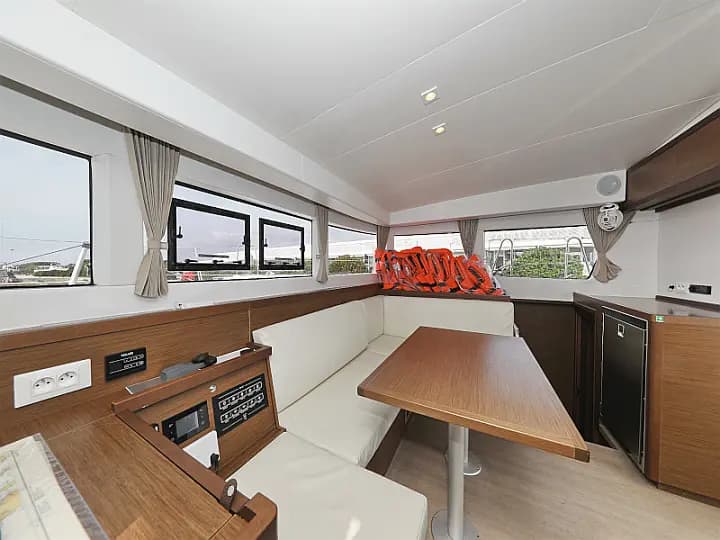 Lagoon 40 in Sukošan / D-Marin Dalmacija Marina - Photo 3