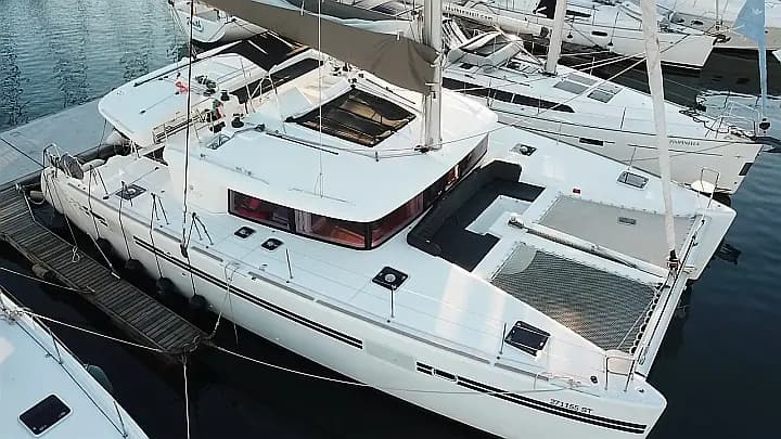 Lagoon 450 Fly in Lavrion / Olympic Marina - Photo 3