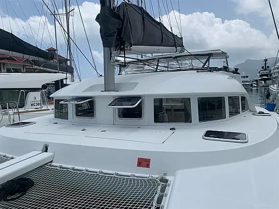 Lagoon 380 in Eden Island / Mahe, Victoria / Eden Island Marina - Photo 1