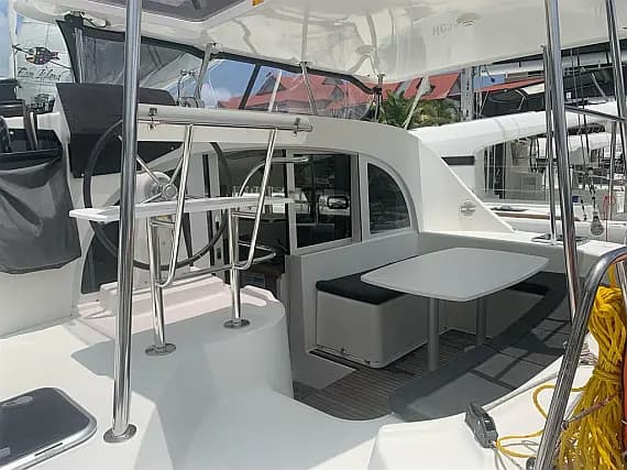 Lagoon 380 in Eden Island / Mahe, Victoria / Eden Island Marina - Photo 2