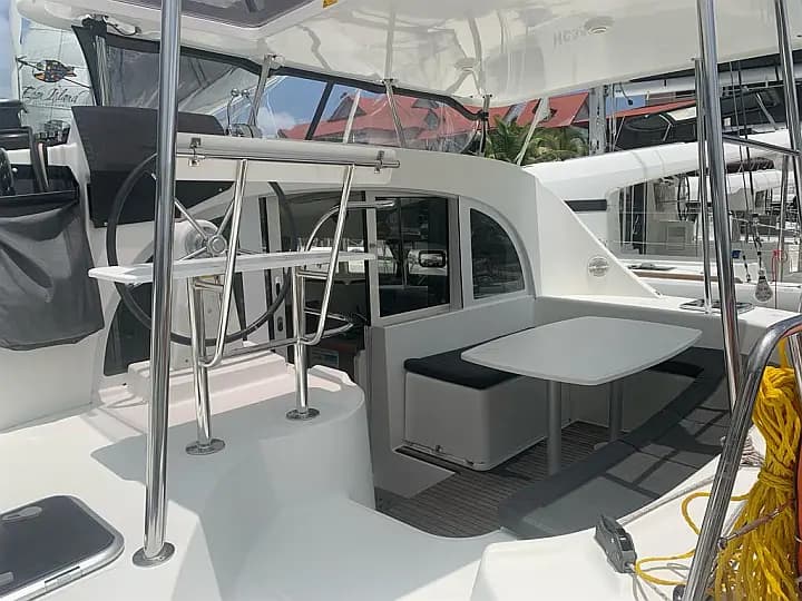 Lagoon 380 in Eden Island / Mahe, Victoria / Eden Island Marina - Photo 4