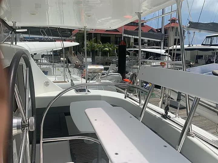 Lagoon 380 in Eden Island / Mahe, Victoria / Eden Island Marina - Photo 5