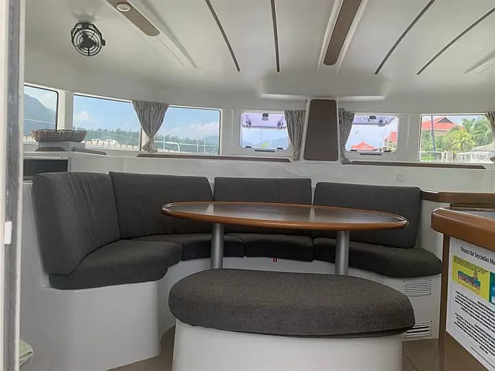Lagoon 380 in Eden Island / Mahe, Victoria / Eden Island Marina - Photo 5
