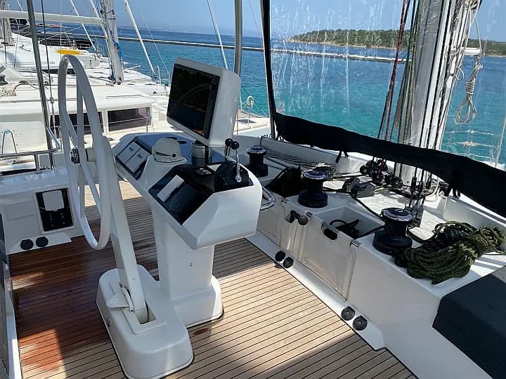 Lagoon 52F in Sicily / Furnari / Marina Portorosa - Photo 4