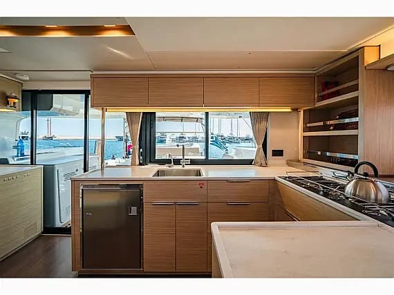 Lagoon 46 in Athens / Alimos Marina - Photo 2