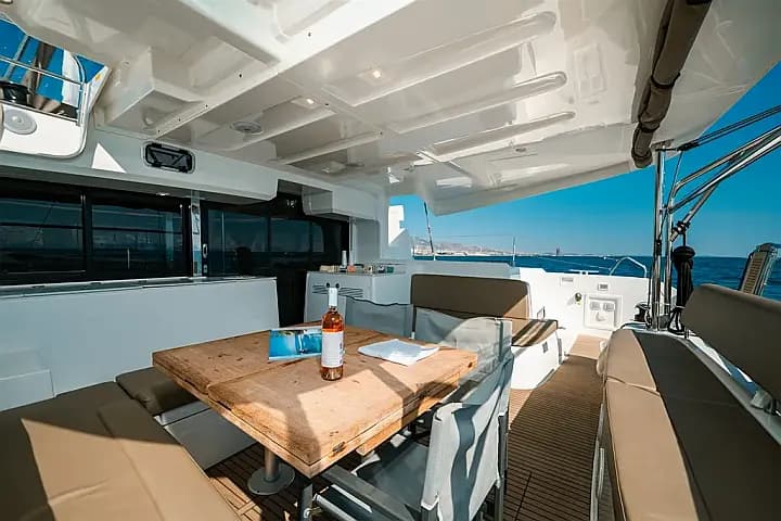 Lagoon 46 in Athens / Alimos Marina - Photo 5