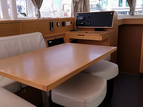 Lagoon 400 S2 in Preveza Main Port - Photo 2