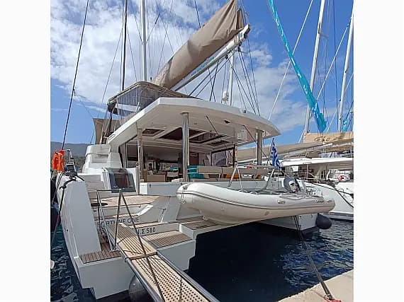 Bali 5.4 in Lavrion Main Port - Photo 1