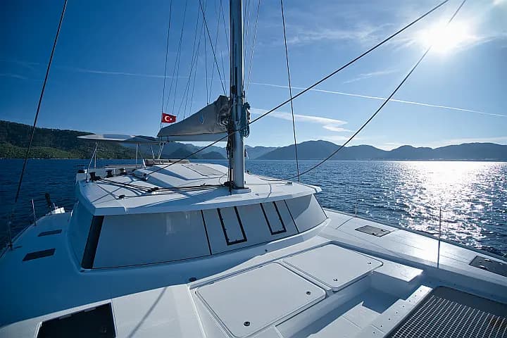 Astréa 42 in Marmaris Yacht Marina - Photo 4