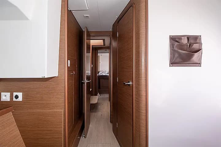Lagoon 42 in Skiathos - Photo 4