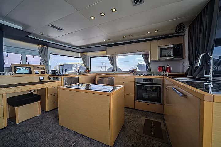 Lagoon 560 S2 in Athens / Alimos Marina - Photo 4