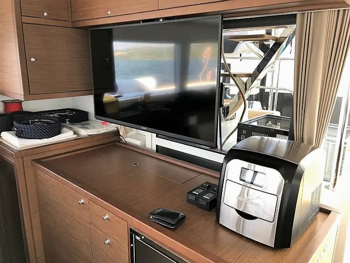 Lagoon 450 Sport in Sukošan / D-Marin Dalmacija Marina - Photo 3