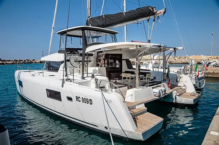 Lagoon 42 in Sicily / Capo d'Orlando Marina - Photo 4