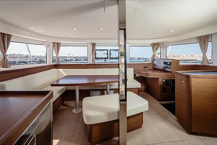 Lagoon 42 in Sicily / Capo d'Orlando Marina - Photo 5