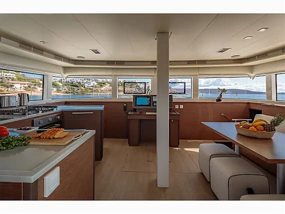 Lagoon 52F in Lavrion / Olympic Marina - Photo 2