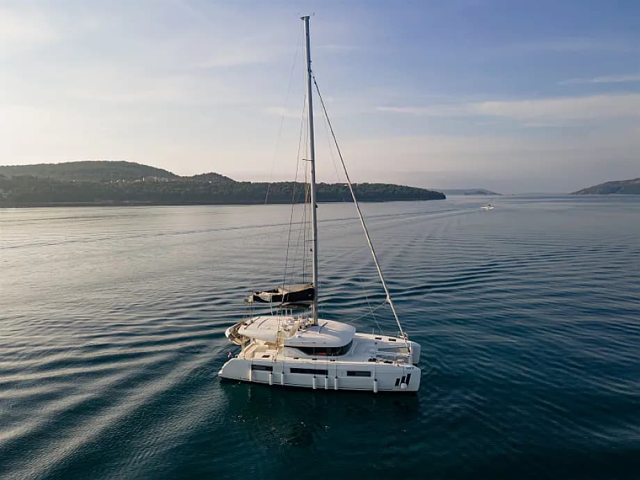 Lagoon 50 in Seget Donji / Marina Baotić - Photo 1