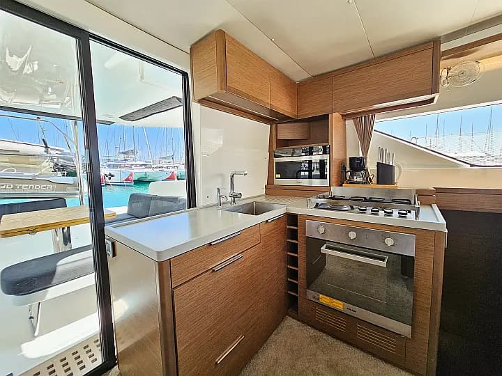 Lagoon 50 in Seget Donji / Marina Baotić - Photo 3