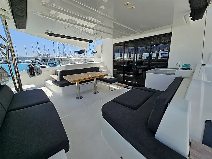 Lagoon 50 in Seget Donji / Marina Baotić - Photo 5