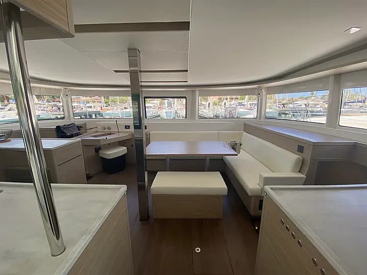 Lagoon 46 in Sicily / Furnari / Marina Portorosa - Photo 4