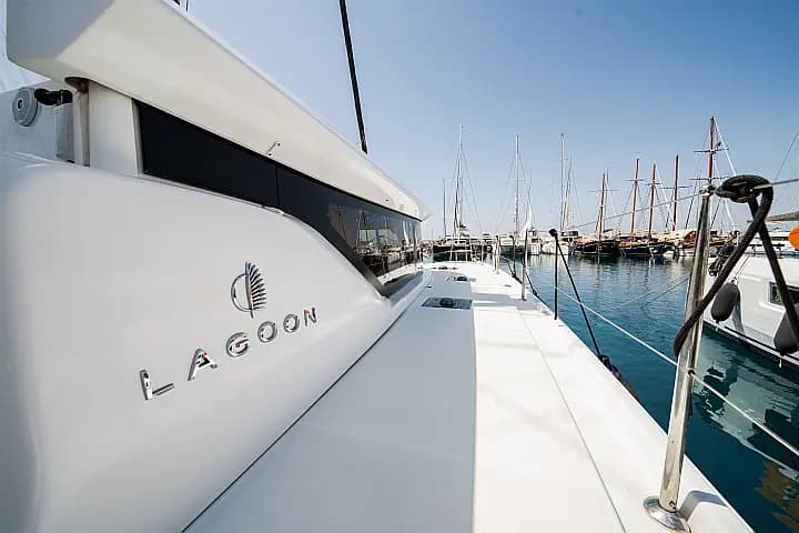 Lagoon 46 in Athens / Alimos Marina - Photo 4