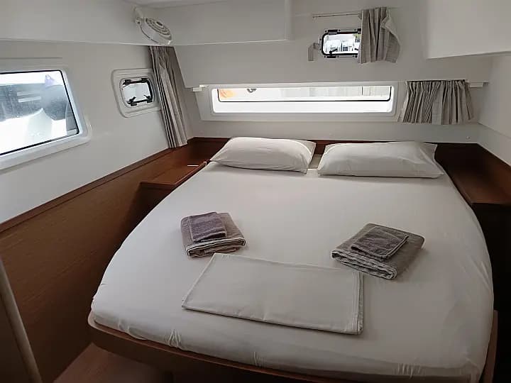 Lagoon 42 in Sicily / Capo d'Orlando Marina - Photo 3