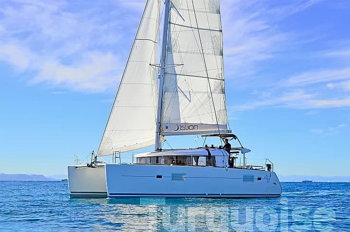 Lagoon 400 S2 in Lavrion Main Port - Photo 5