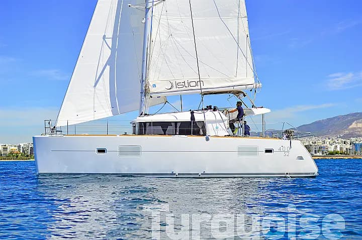 Lagoon 400 S2 in Lavrion Main Port - Photo 5