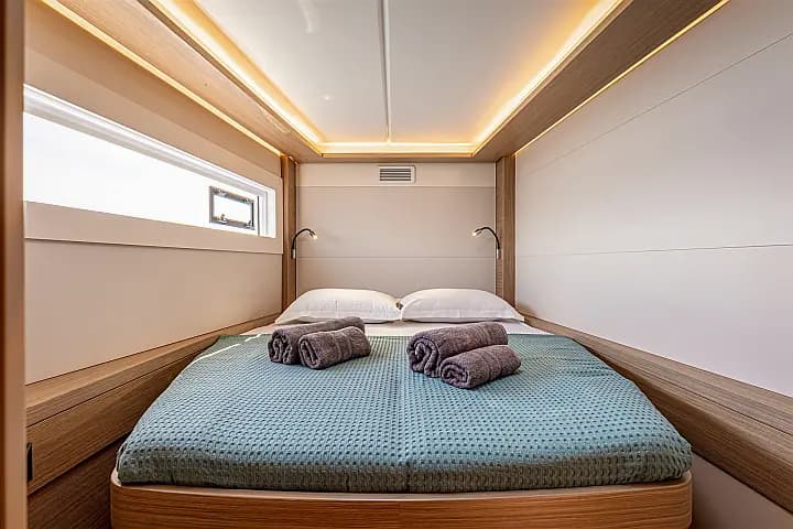Lagoon 46 in Porto Heli - Photo 4