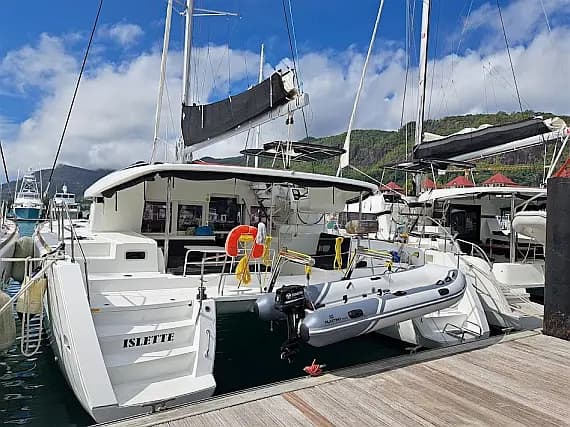 Lagoon 450 Sport in Eden Island / Mahe, Victoria / Eden Island Marina - image 1
