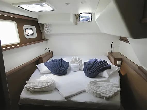 Lagoon 450 in Marseille / Corbieres Port - Photo 2