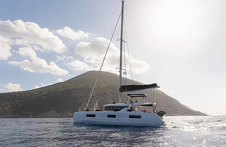 Lagoon 46 in Lefkada / Port of Lefkas - Photo 4