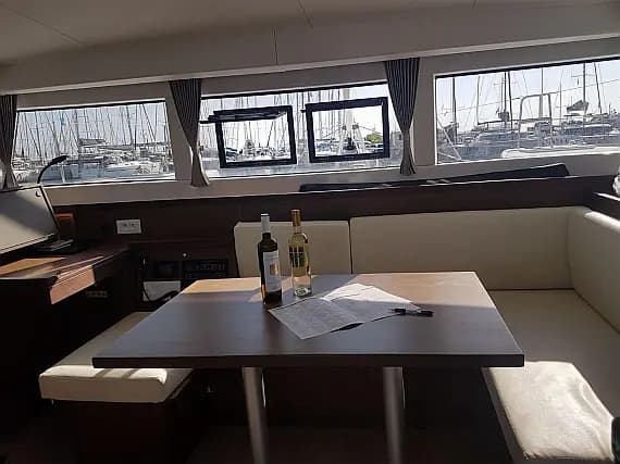 Lagoon 40 in Athens / Alimos Marina - Photo 2