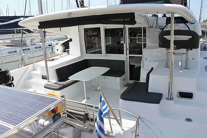 Lagoon 40 in Athens / Alimos Marina - Photo 3